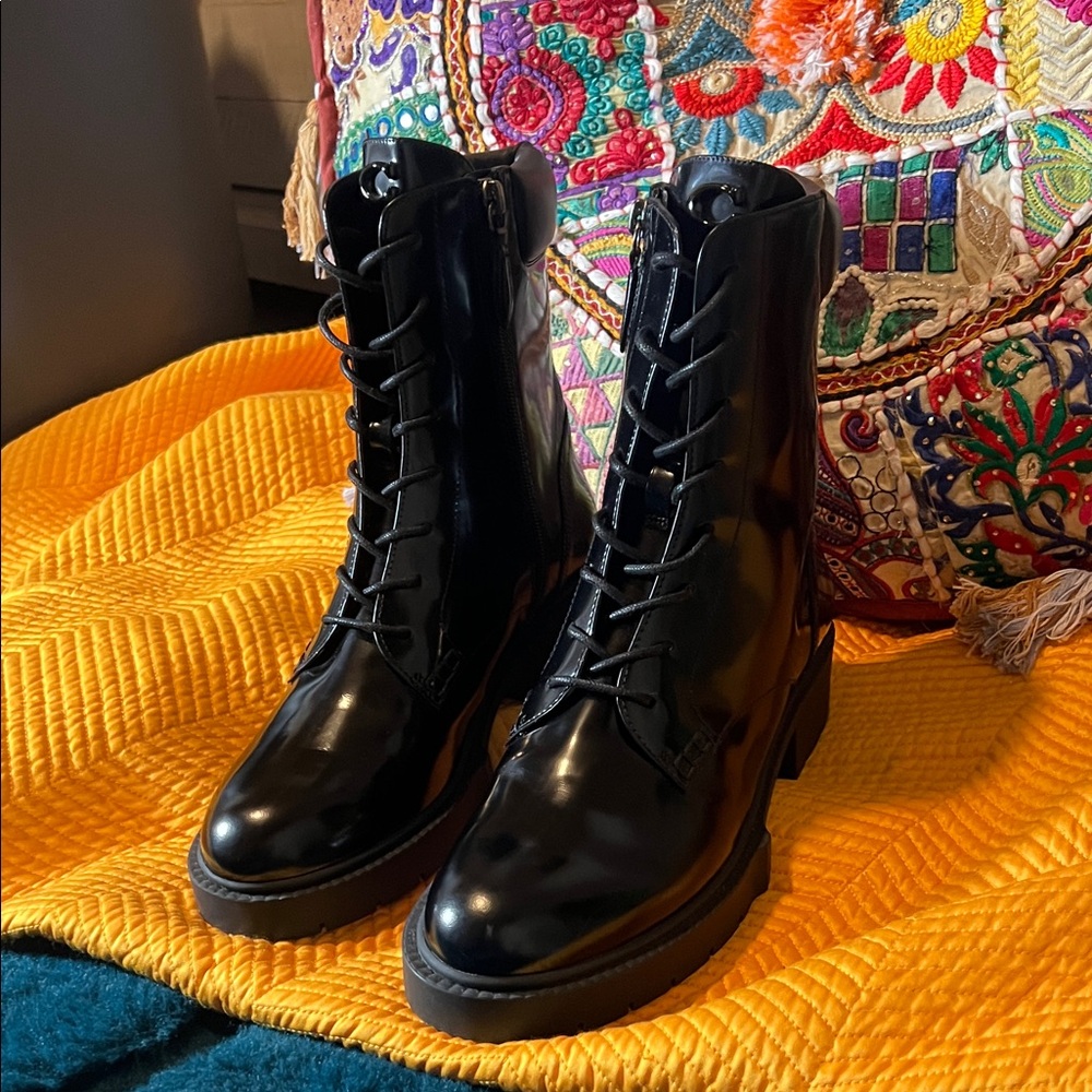 Coach Leighton Black High Shine Leather Ankle Boots Size 10 - Picture 6 of 17